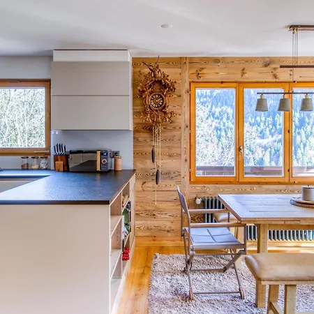 Cosy Flat Steps To Cable Car Appartamento