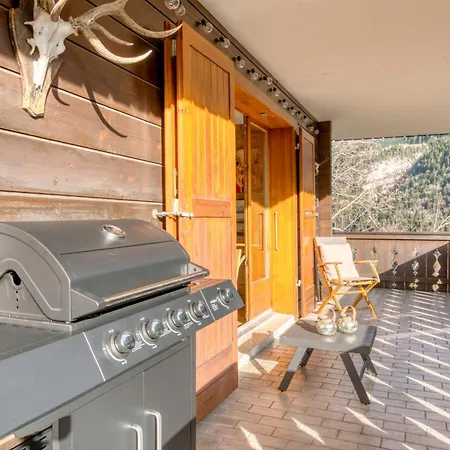 Апартаменты Cosy Flat Steps To Cable Car